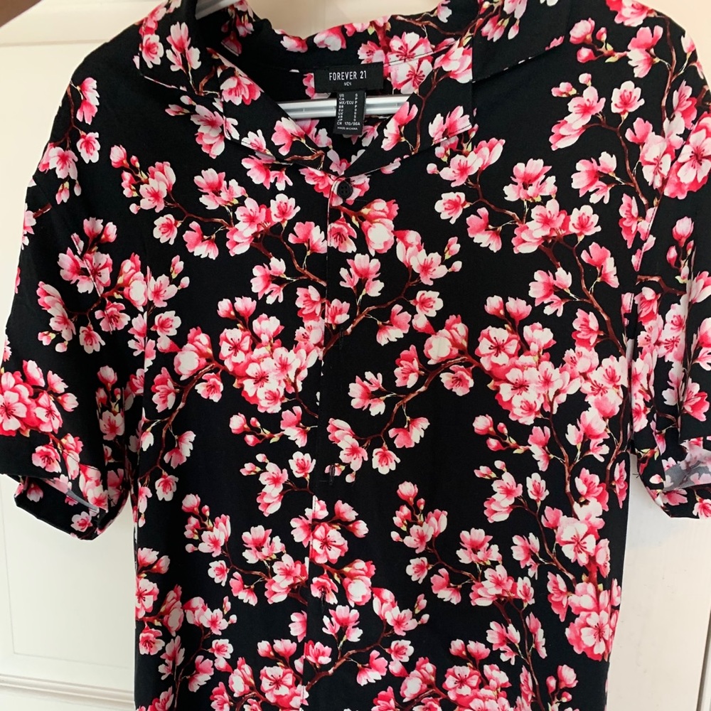 Forever 21 Men’s flower button up